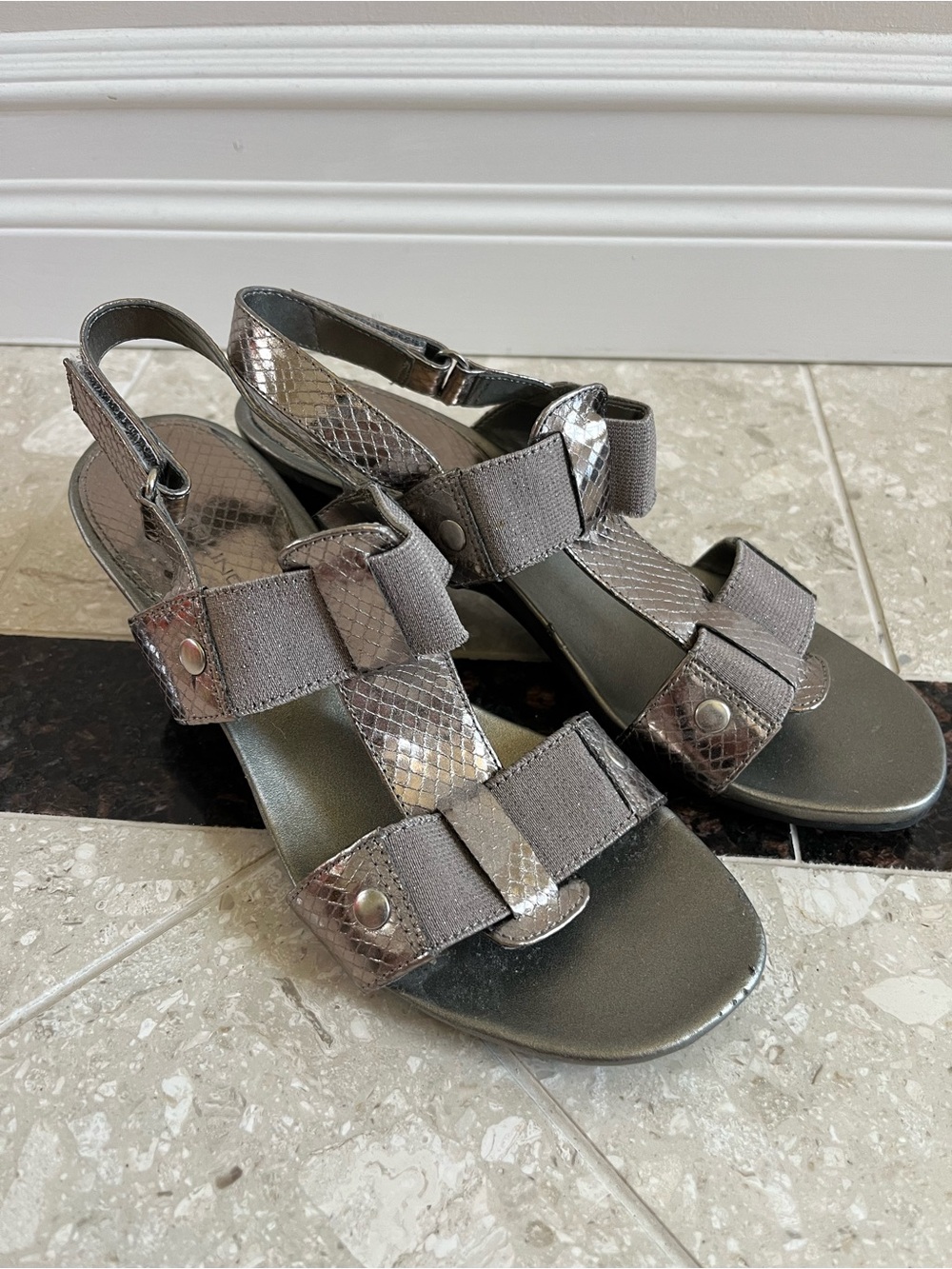 Bandolino silver sandals